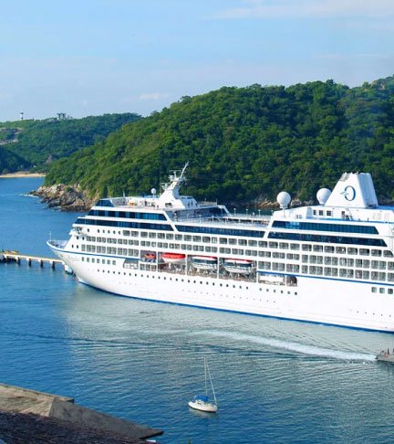 Crucero en la Dársena de Huatulco